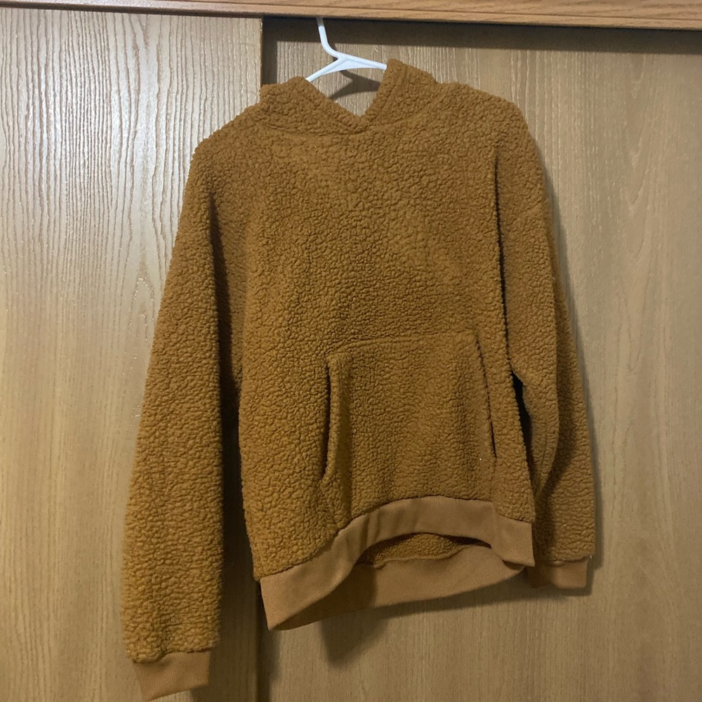 Brown soft sweater/sweatshirt with hood and pockets